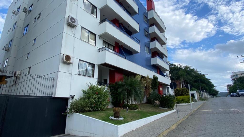 Bombas/ Bombinhas, A 50M Do Mar, Apartamento 2 Quartos, Com Churrasqueira Na Sacada, Ar E Wi-Fi Buitenkant foto