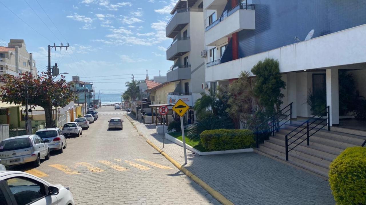 Bombas/ Bombinhas, A 50M Do Mar, Apartamento 2 Quartos, Com Churrasqueira Na Sacada, Ar E Wi-Fi Buitenkant foto