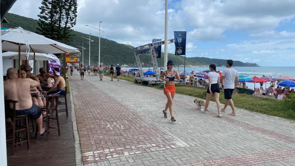 Bombas/ Bombinhas, A 50M Do Mar, Apartamento 2 Quartos, Com Churrasqueira Na Sacada, Ar E Wi-Fi Buitenkant foto